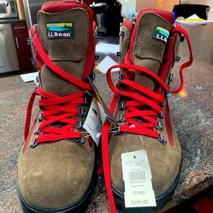 Mens hiking boots brand new never worn